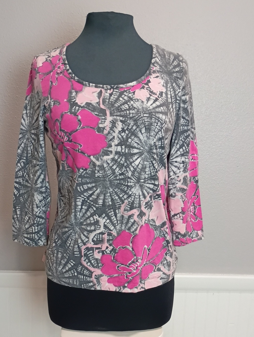 Chico's Pink & Gray Floral Scoop-Neck Long Sleeve Top